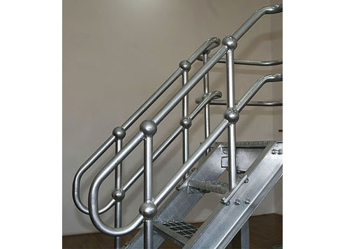 球節(jié)點(diǎn)欄桿的多元應(yīng)用：兼顧安全與美觀(guān)