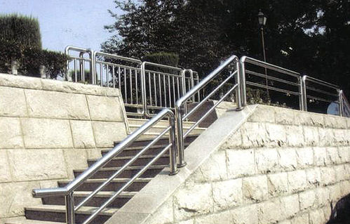 電廠煙臺(tái)球節(jié)點(diǎn)欄桿有什么特點(diǎn)?